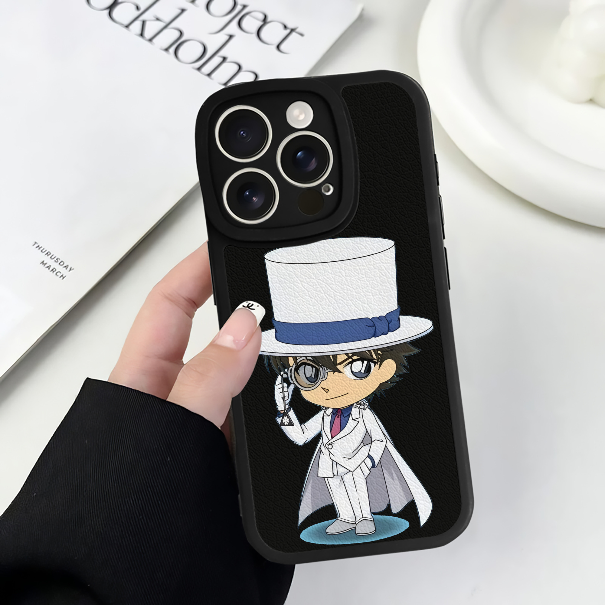 （画像用） 名探偵コナン くろば かいと Detective Conan Kuroba Kaito 【iPhone 16シリーズ対応】シリコンスマホケース（レザー調） 材質：シリコン